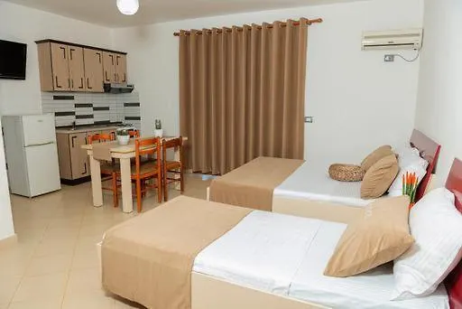 Vlorë Hotel Idi אורחן