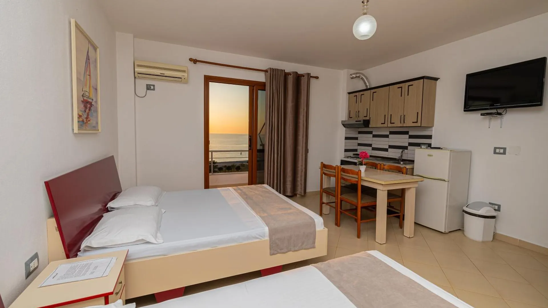 Vlorë Hotel Idi 3*,  אלבניה