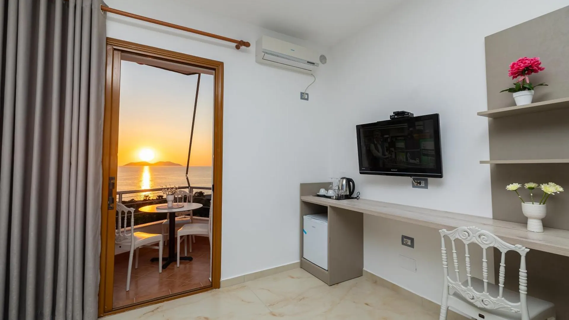 אורחן Vlorë Hotel Idi